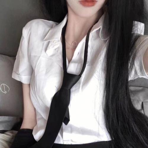 之前的女孩 海报
